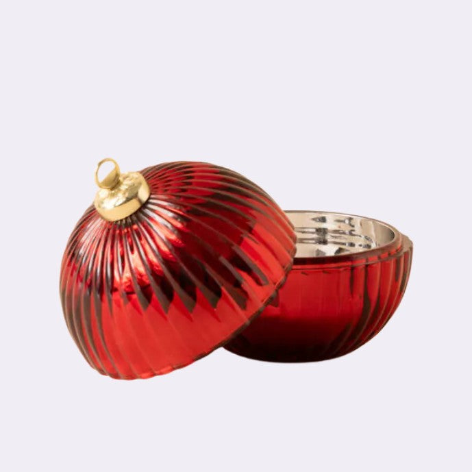 Weihnachtskugel Duftkerze – Winterduft Rise in Warmth - Farbe Granatapfel