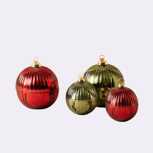 Weihnachtskugel Duftkerze – Winterduft Forest - Farbe Sternenlicht - groß